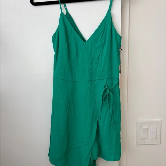 Revolve Superdown Green Romper - Picture 2 of 4